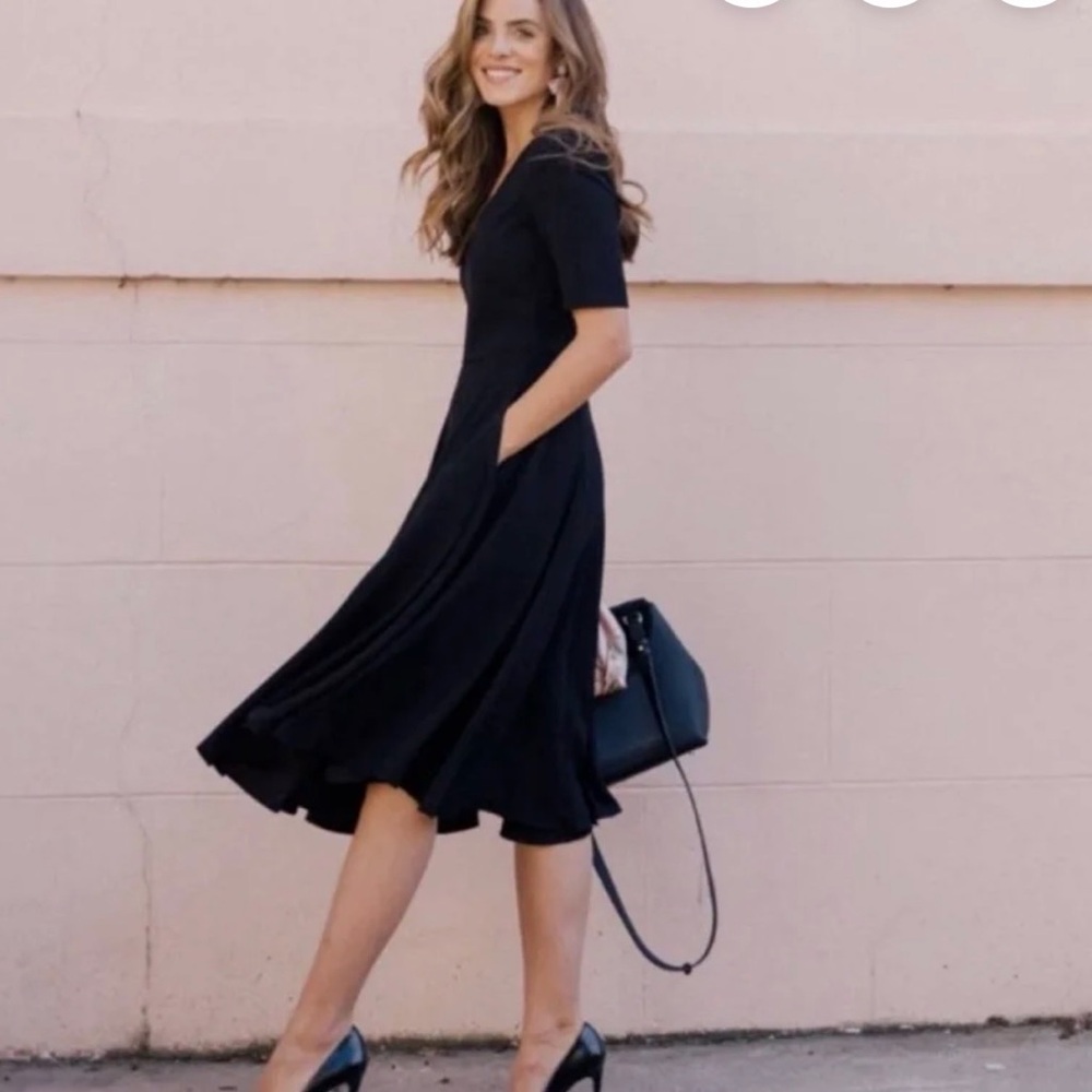 Gal Meets Clam Midi Dress black like New